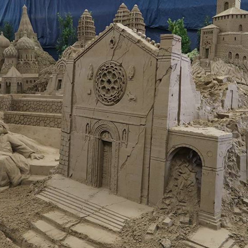 ice-village-rimini-2016