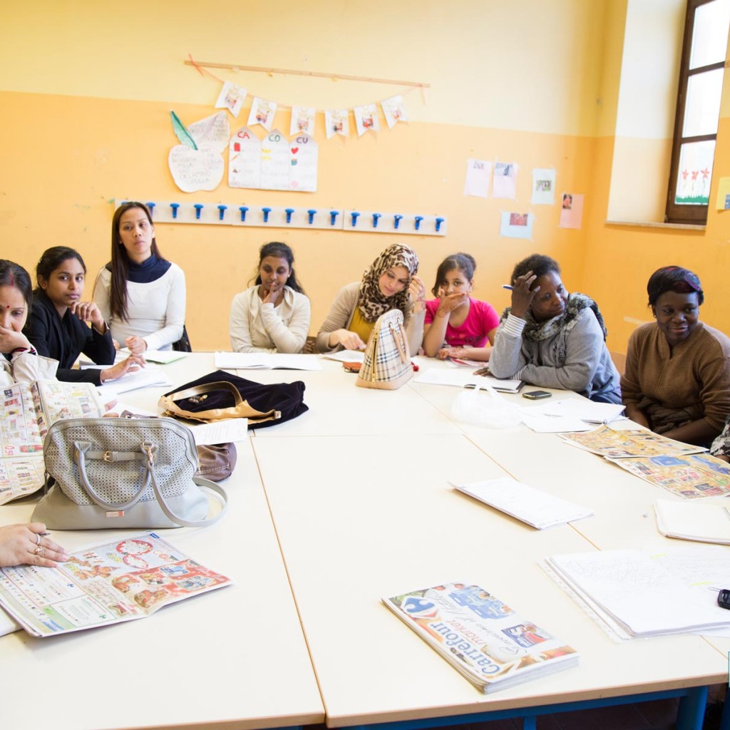donne-migranti-in-aula-due