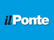 Il giornale fra le mani il ponte