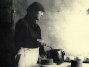 Donne tutte casa e lavoro