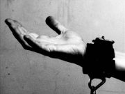 “Io, Plagiata per 10 anni da un mago”