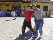 Noi stranieri, accolti e utili