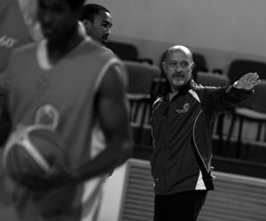 Crabs, Galli finisce nel... Sacco