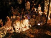 Si è fatto piccolo per noi