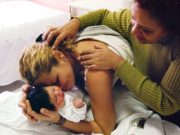 Il parto torna tra le quattro mura