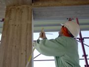 Sulla casa soffiano venti di crisi