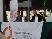 Con loro nel servire