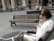 Il pranzo è servito. Ma fuori casa