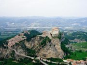 S.Leo, una bomboniera sulla roccia