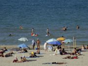 È una spiaggia poco… libera