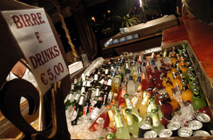 Dentro la bottiglia scorre l’emergenza