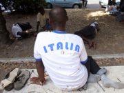 Terra ospitale con persone in fuga