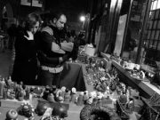 Alle bancarelle della solidarietà