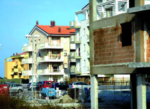 Il ballo del mattone riprende ritmo