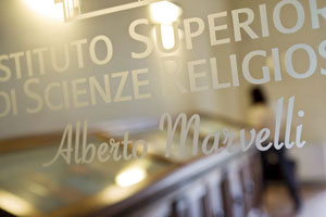 “Basta cristiani ignoranti”