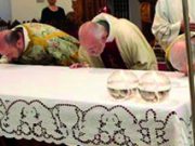 Nel bacio liturgico la venerazione, il saluto, la gioia, il perdono…