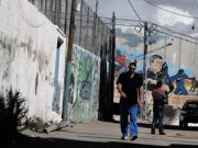 Quel muro che soffoca la vita