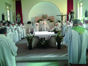 Anche i preti vivono di fede