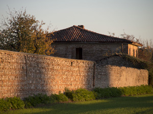 Abbattute o abbandonate: il destino delle “case stellate”