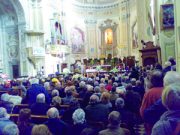 “Stare seduti”, come i discepoli davanti a Gesù maestro