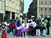 Gite in ripresa, ma senza brindare