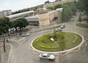 Rotatorie, ecco come comportarsi