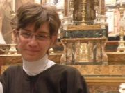 Suor Laura, una stilista con l’abito di Dio