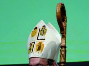 La mitria del vescovo: segno di un dono, ma anche di un impegno