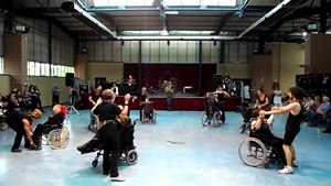 Volare alto e insieme: con la danza si può