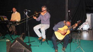 Un teatro di confine che si fa in quattro