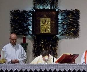 L’inchino di fronte alle offerte: un cuore umile è gradito a Dio