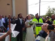 L’amore fiorito tra le macerie