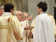 È concesso o no a tutti di fare la Comunione con il vino?