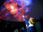 Lo spazio è vicino. La scienza in teatro