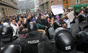 Bosnia, esplode la “pace ingiusta”