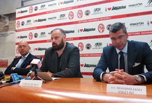 “Giù le mani dalla Rimini calcio!”