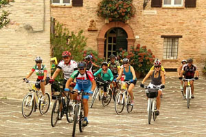 I ciclisti brasiliani pedalano su Riccione