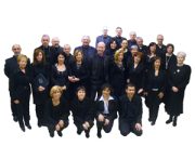 Questi Amori di Coristi cantano in Europa