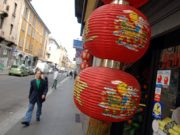 Generazioni spaccate tra due culture