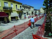 “Siamo prigionieri di auto e bancarelle”