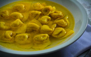 Cappelletti in brodo: adesso è festa!