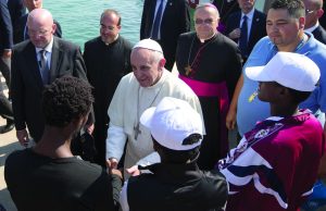 Migranti: “una porta aperta dove trovare cuori spalancati”