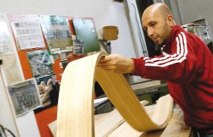 Legno – Tra crisi e mattone in bilico quante… legnate!