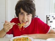 Ragazzi, mangiate meglio e muovetevi!