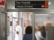 “Guardiamo la persona oltre i geni”