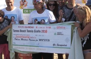 Il cuore Giallo batte sulla spiaggia rovente