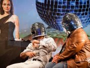 L’ironia dei Free Burger. E Rimini ci balla su