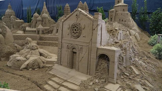 ice-village-rimini-2016