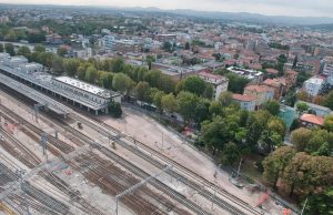 Stazione Centrale. Si andrà sui giusti binari?
