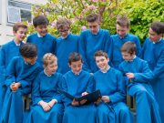 Rimini canta sempre in coro con il mondo